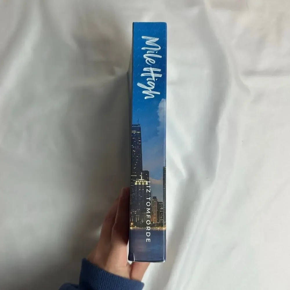 Mile High Liz Tomforde OOP Indie Skyline Cover Paperback Windy City #1